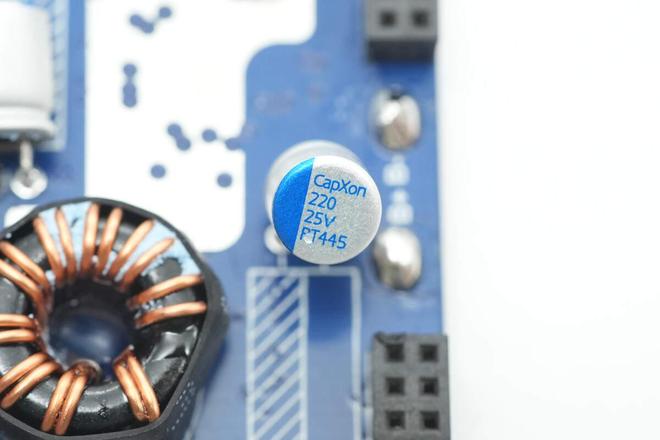 SOC方案绿联100W大功率快充移动电源拆解冰球突破豪华版app内置智融科技SW6301(图2)