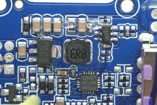 SOC方案绿联100W大功率快充移动电源拆解冰球突破豪华版app内置智融科技SW6301(图4)