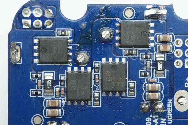 SOC方案绿联100W大功率快充移动电源拆解冰球突破豪华版app内置智融科技SW6301(图3)