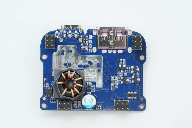 SOC方案绿联100W大功率快充移动电源拆解冰球突破豪华版app内置智融科技SW6301(图5)