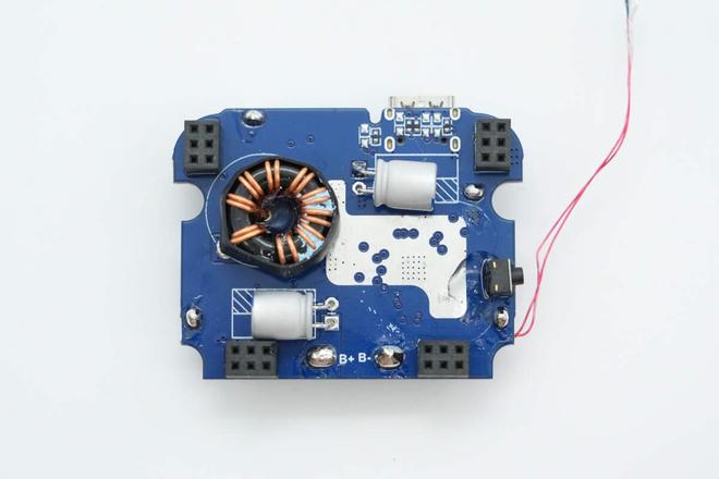 SOC方案绿联100W大功率快充移动电源拆解冰球突破豪华版app内置智融科技SW6301(图13)